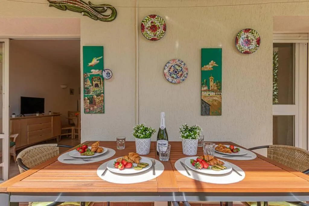 797 Holiday Rentals- Precioso piso con vistas al jardin en Benalbeach Benalmádena Apartamento