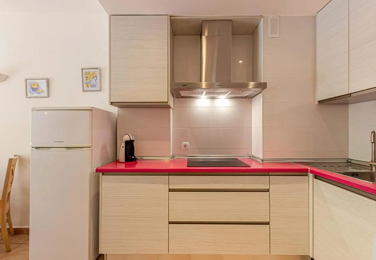 797 Holiday Rentals- Precioso piso con vistas al jardin en Benalbeach Benalmádena