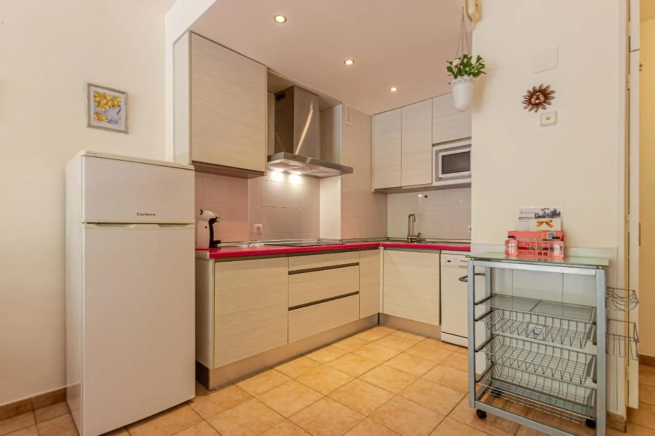 797 Holiday Rentals- Precioso piso con vistas al jardin en Benalbeach Benalmádena España