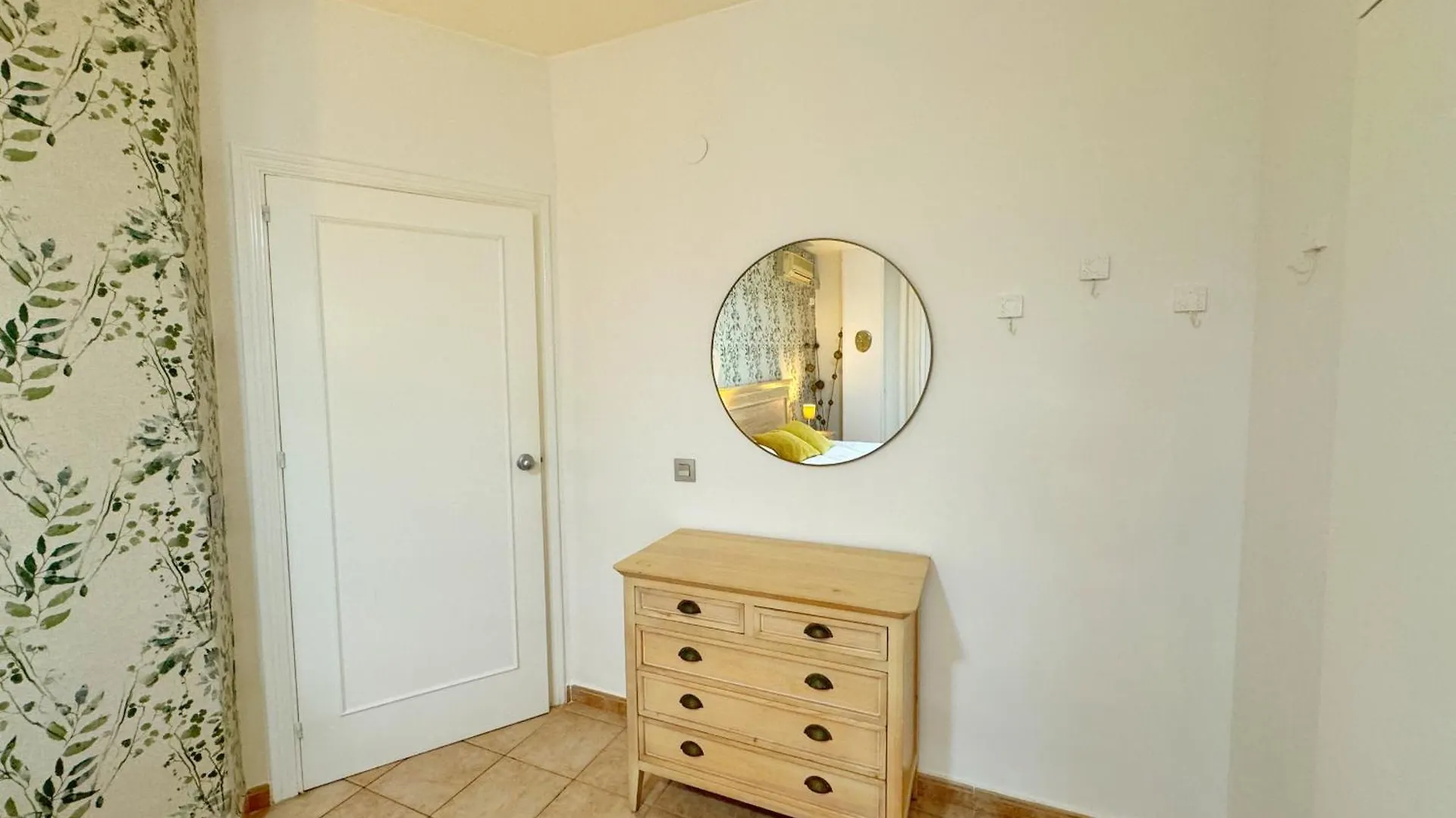 797 Holiday Rentals- Precioso piso con vistas al jardin en Benalbeach Benalmádena 0*,  España