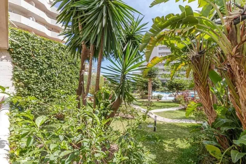 797 Holiday Rentals- Precioso Piso Con Vistas Al Jardin En Benalbeach Benalmadena